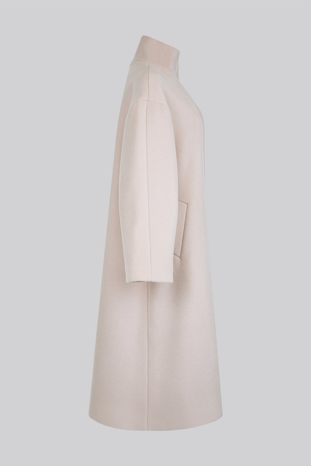 Oversized coat made of premium wool