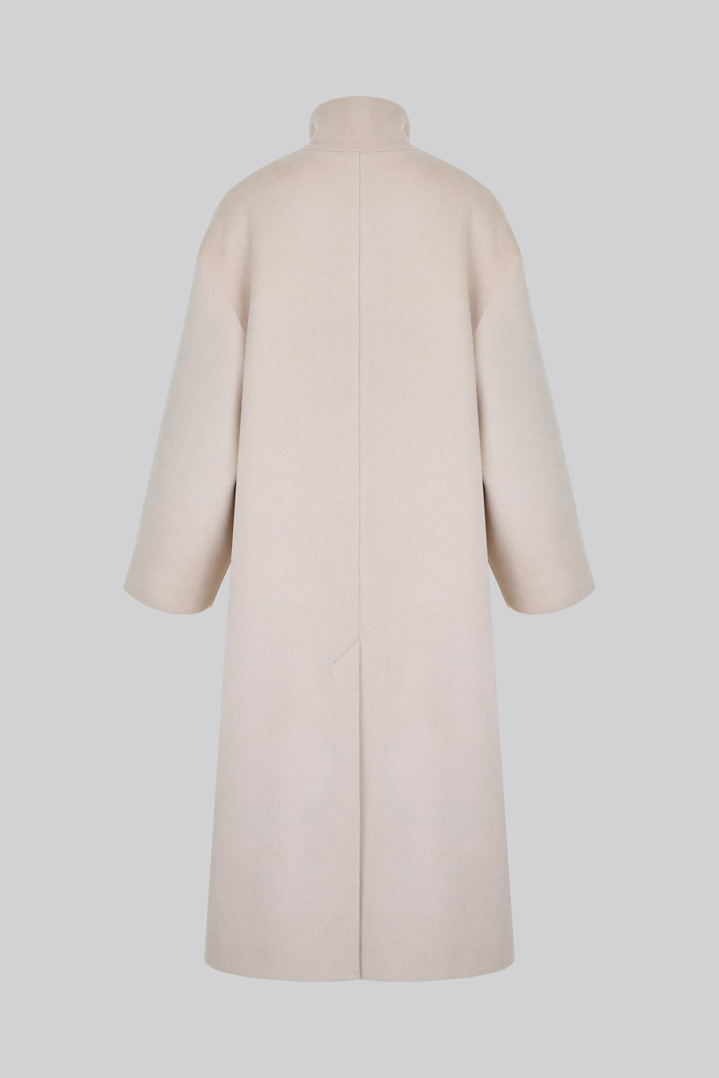 Oversized coat made of premium wool