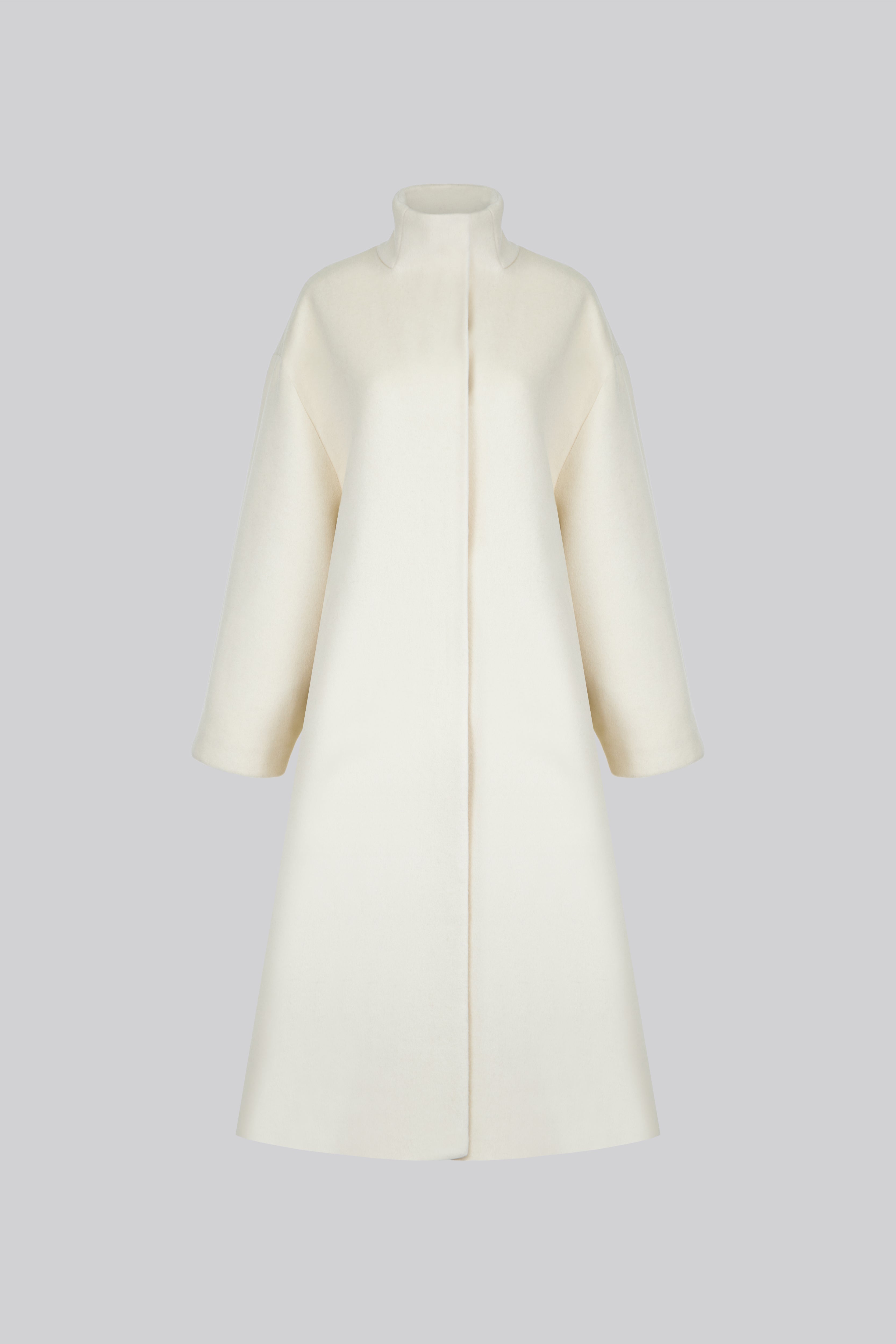 Oversized coat made of premium wool