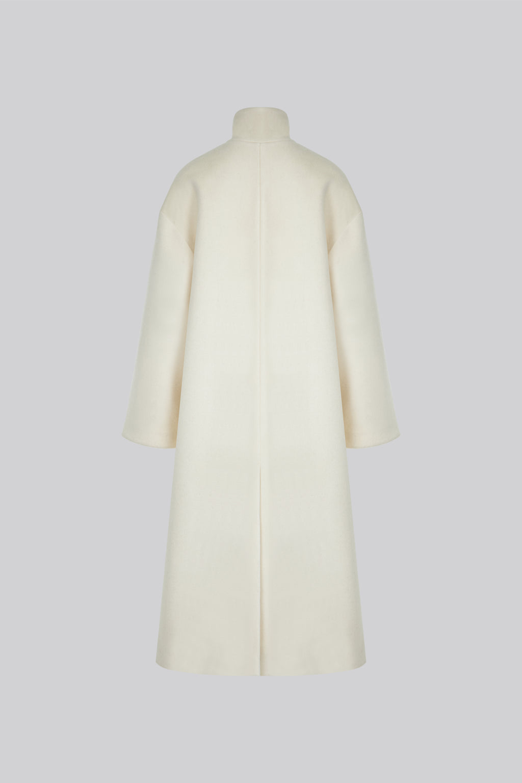 Oversized coat made of premium wool