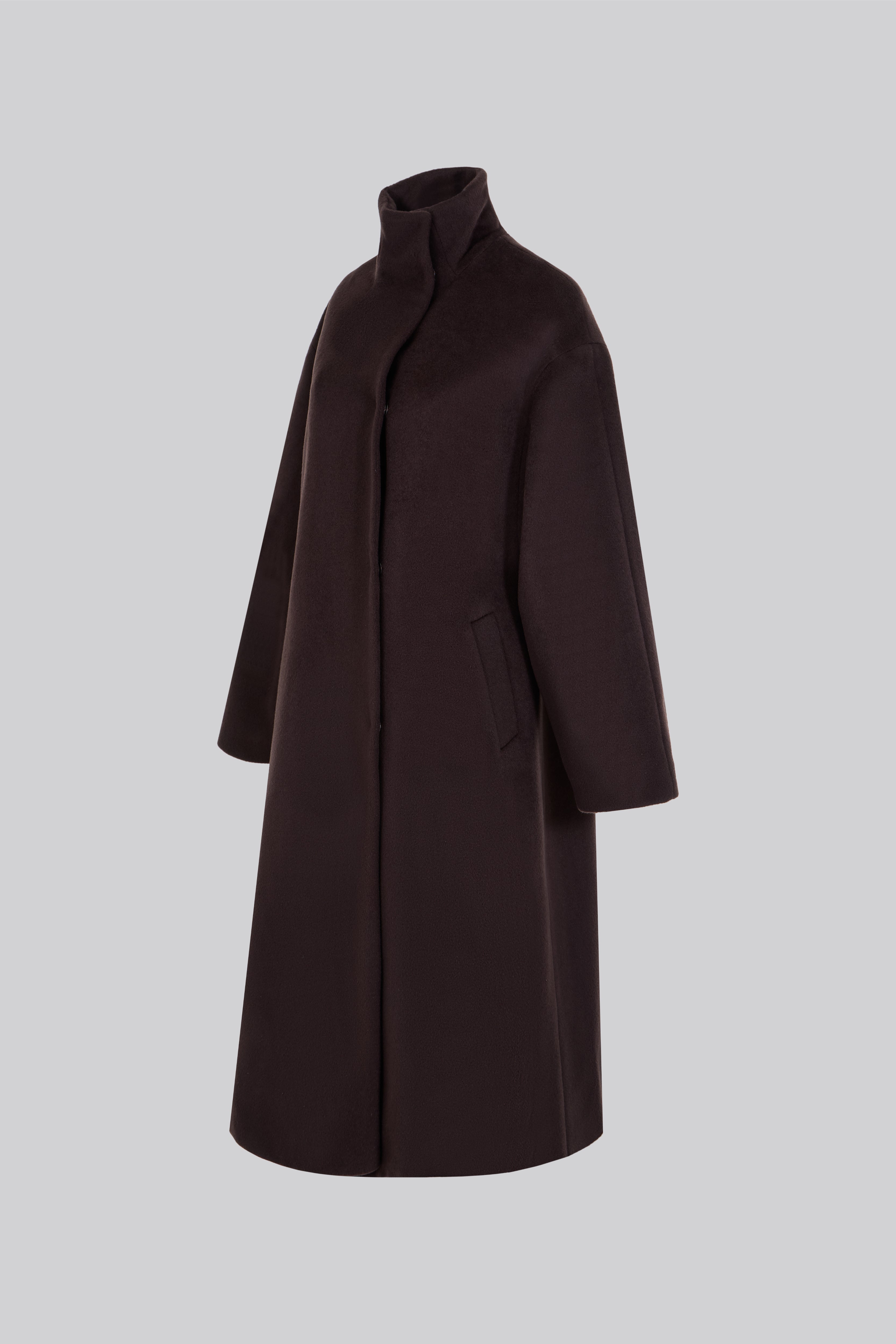Oversized coat made of premium wool