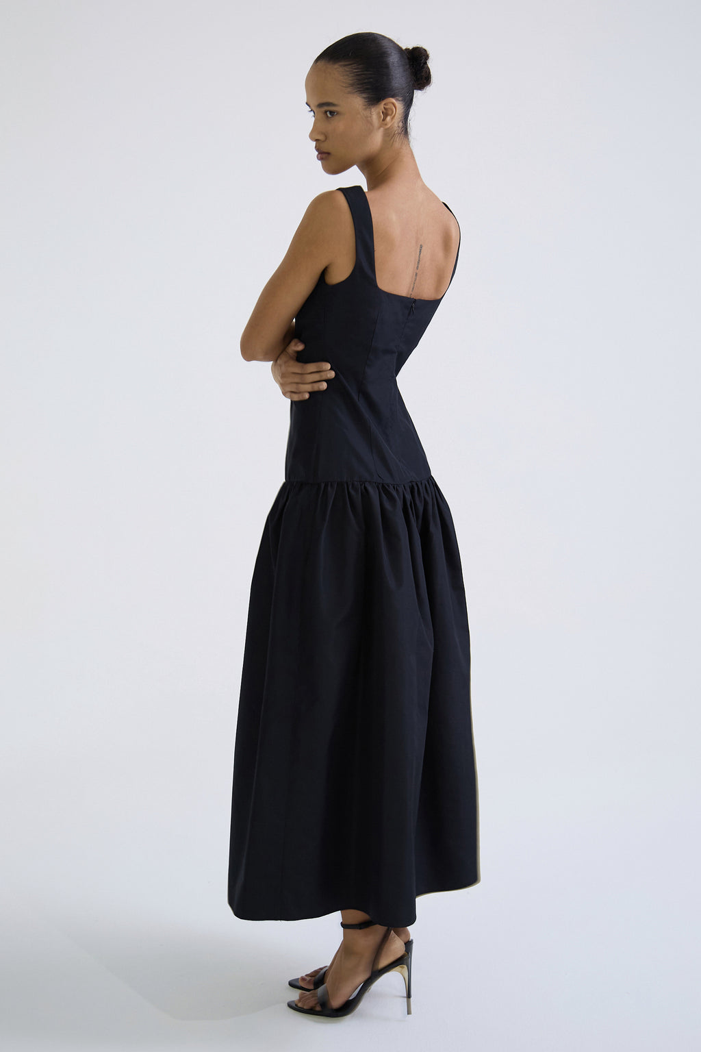 "Nocturne" dress made of silk taffeta