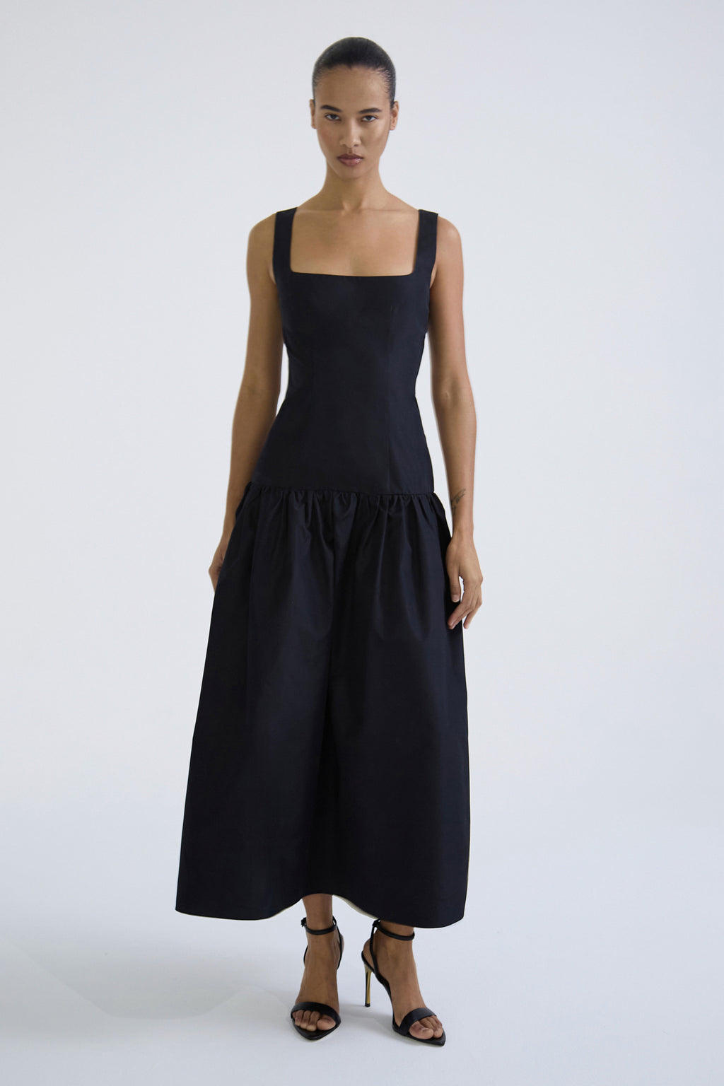 "Nocturne" dress made of silk taffeta