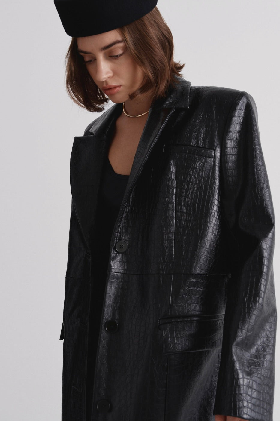 Trench coat in faux leather ‘Statement’
