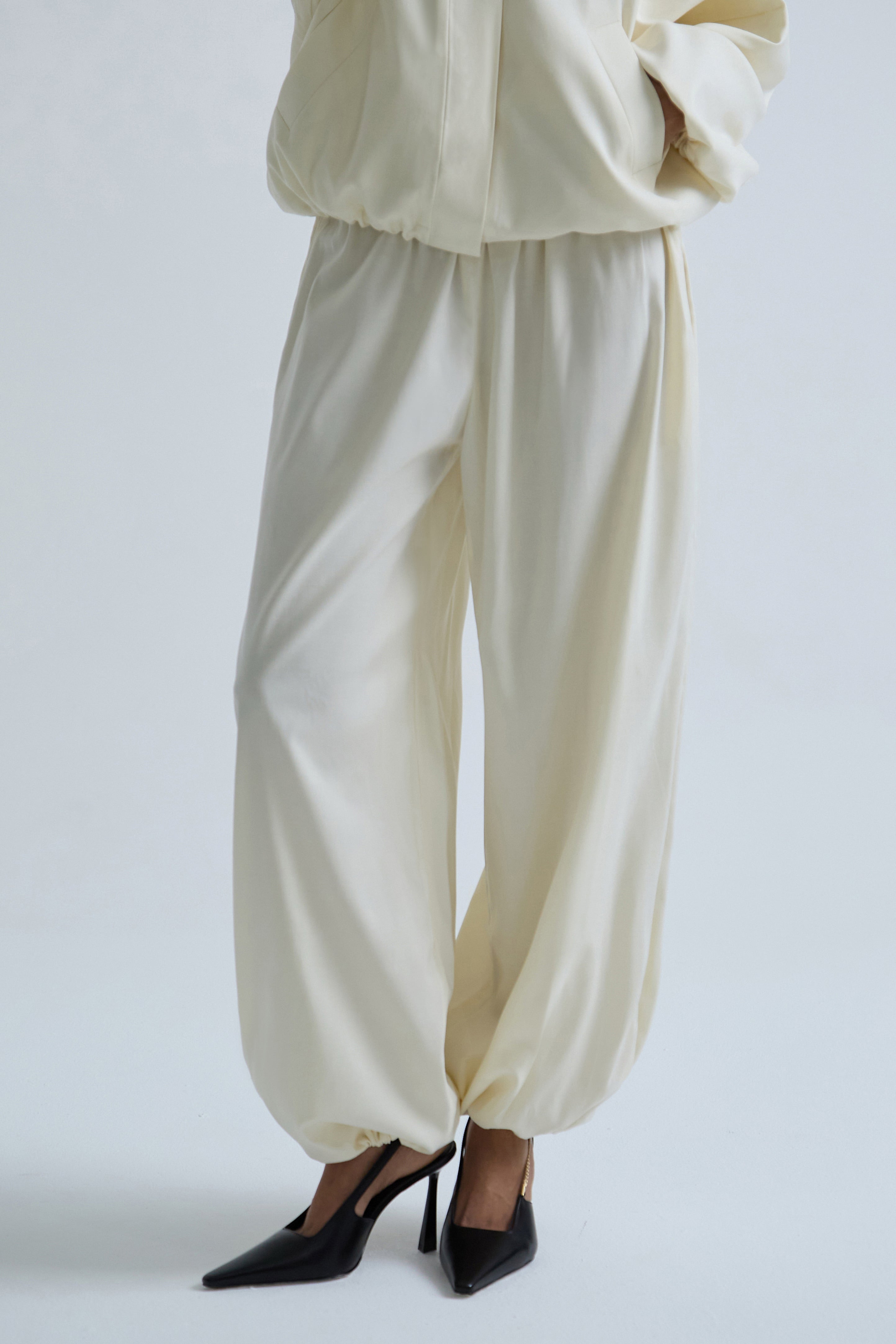 Trousers ‘Flow’ made of Italian wool
